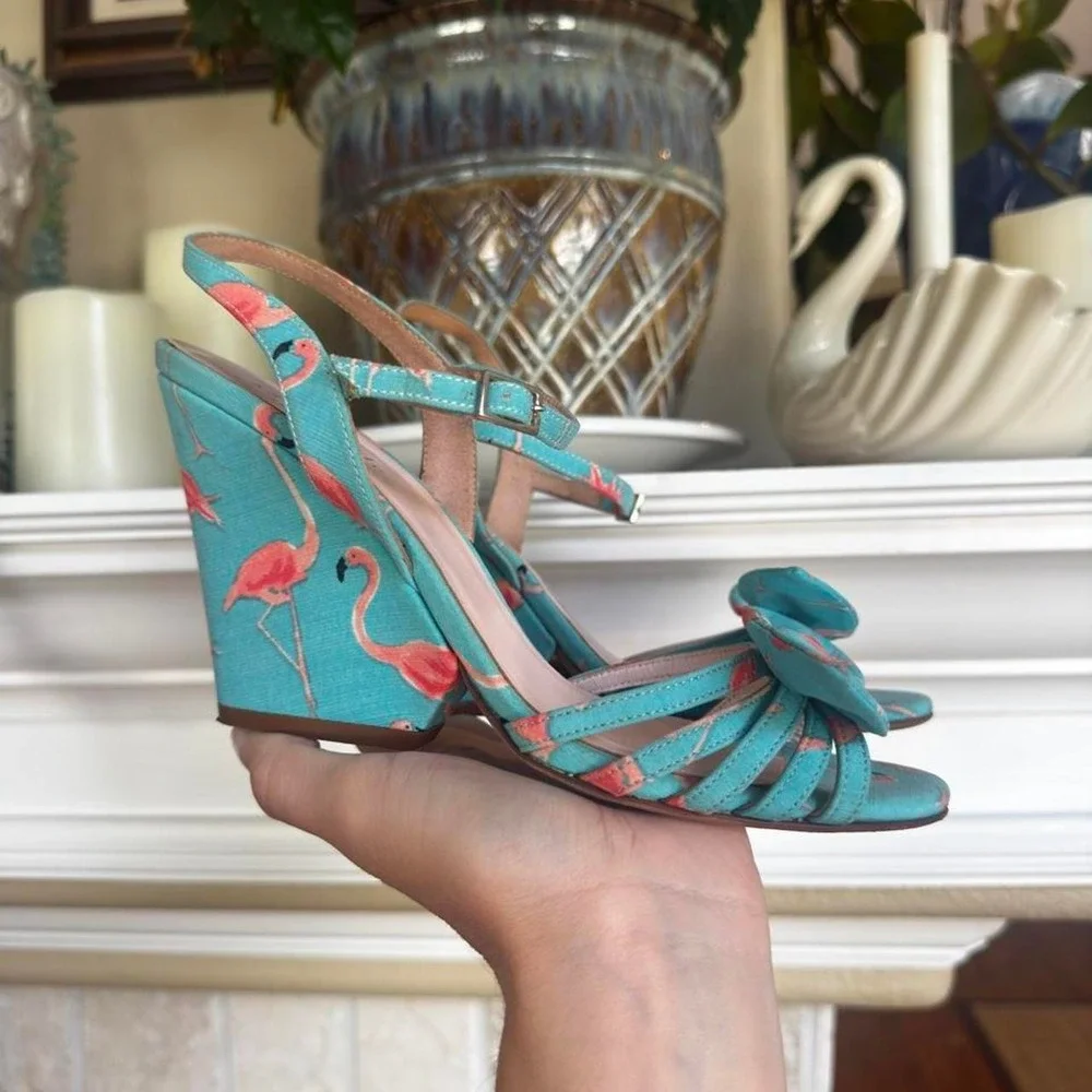 Kate Spade Teal flamingo print notched black wedge bow resortwear size 6.5
